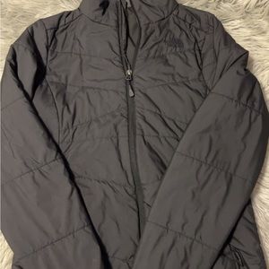 North face puffer jacket. In brand new condition!
